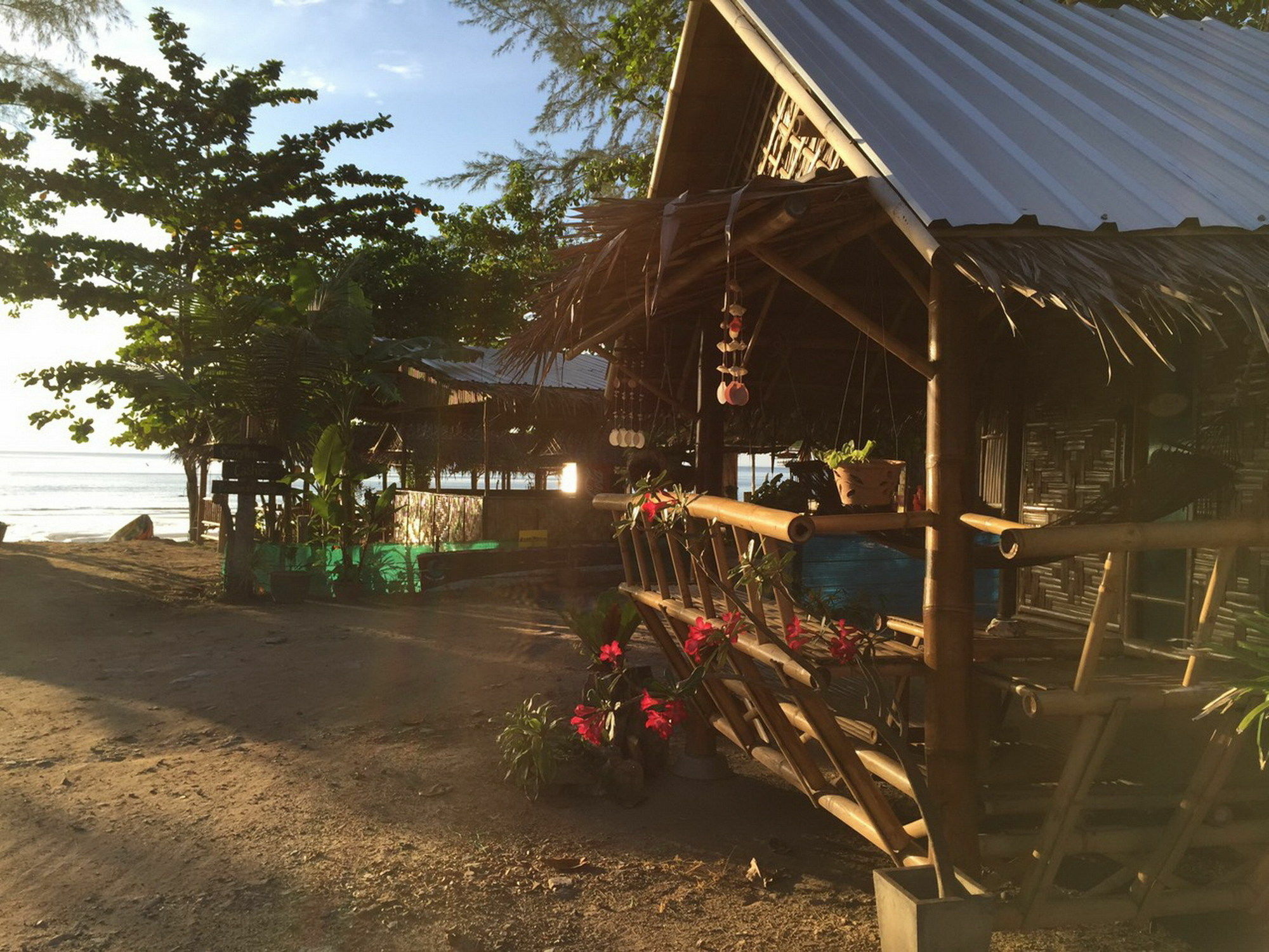 海滩边兰恩木屋 Ko Lanta 外观 照片