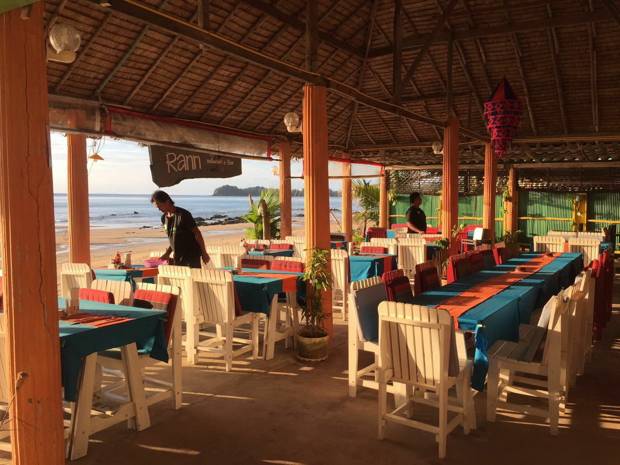 海滩边兰恩木屋 Ko Lanta 外观 照片